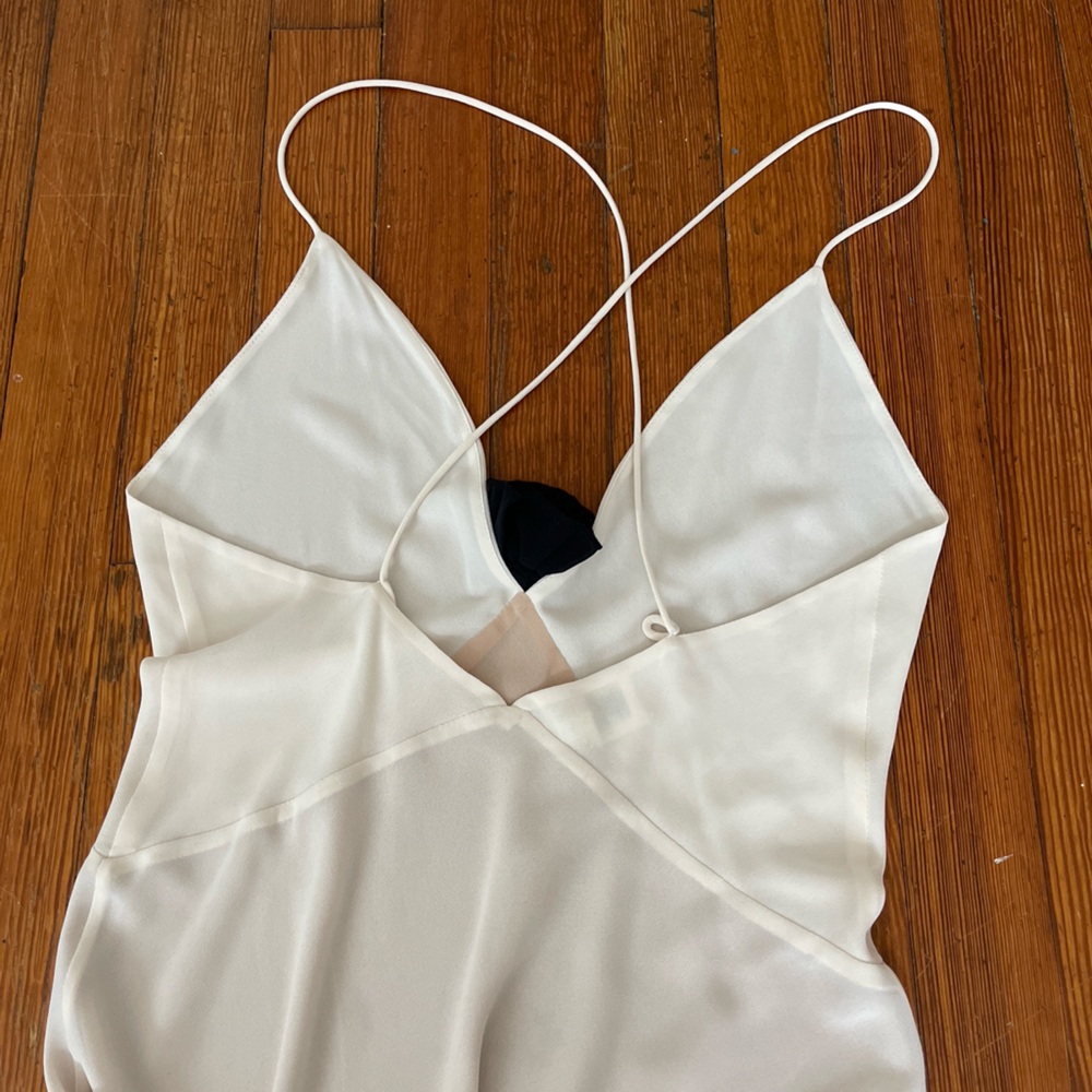 Elegant White Evening Gown - Picture 14 of 14